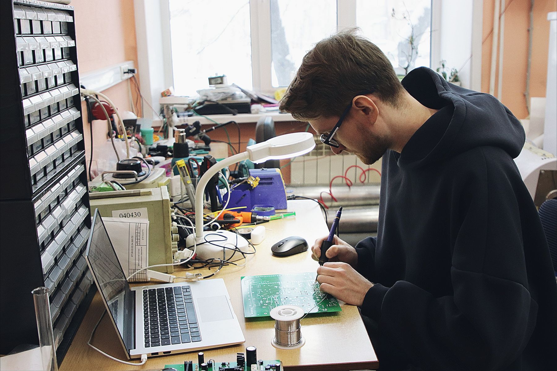 Далеко не каждый выпускник технологического института становится программистом