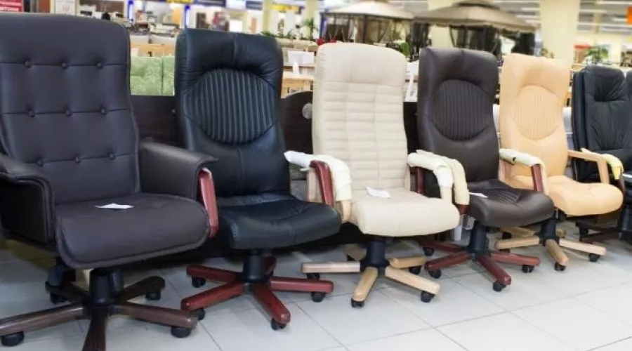 Мягкое место: мэрия закупает кресла и стулья почти на четверть миллиона рублей