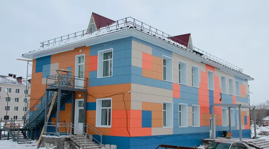 Ул пушкина 41 барнаул. Ул пушкина 70 барнаул. Здание 3 поликлиники. Поликлиника здание. Поликлиника здание.