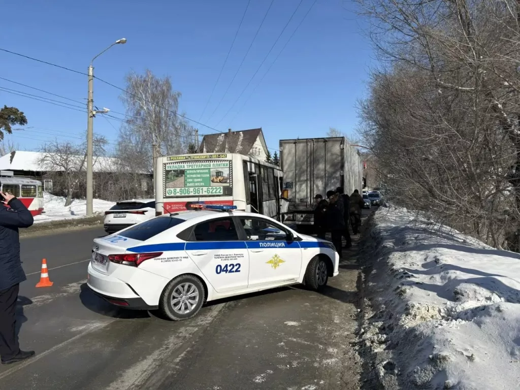 В Алтайском крае в ДТП с автобусом пострадали 12 человек В Алтайском крае в ДТП с автобусом пострадали 12 человек - Информационный портал "Бийский рабочий", 02.03.2026