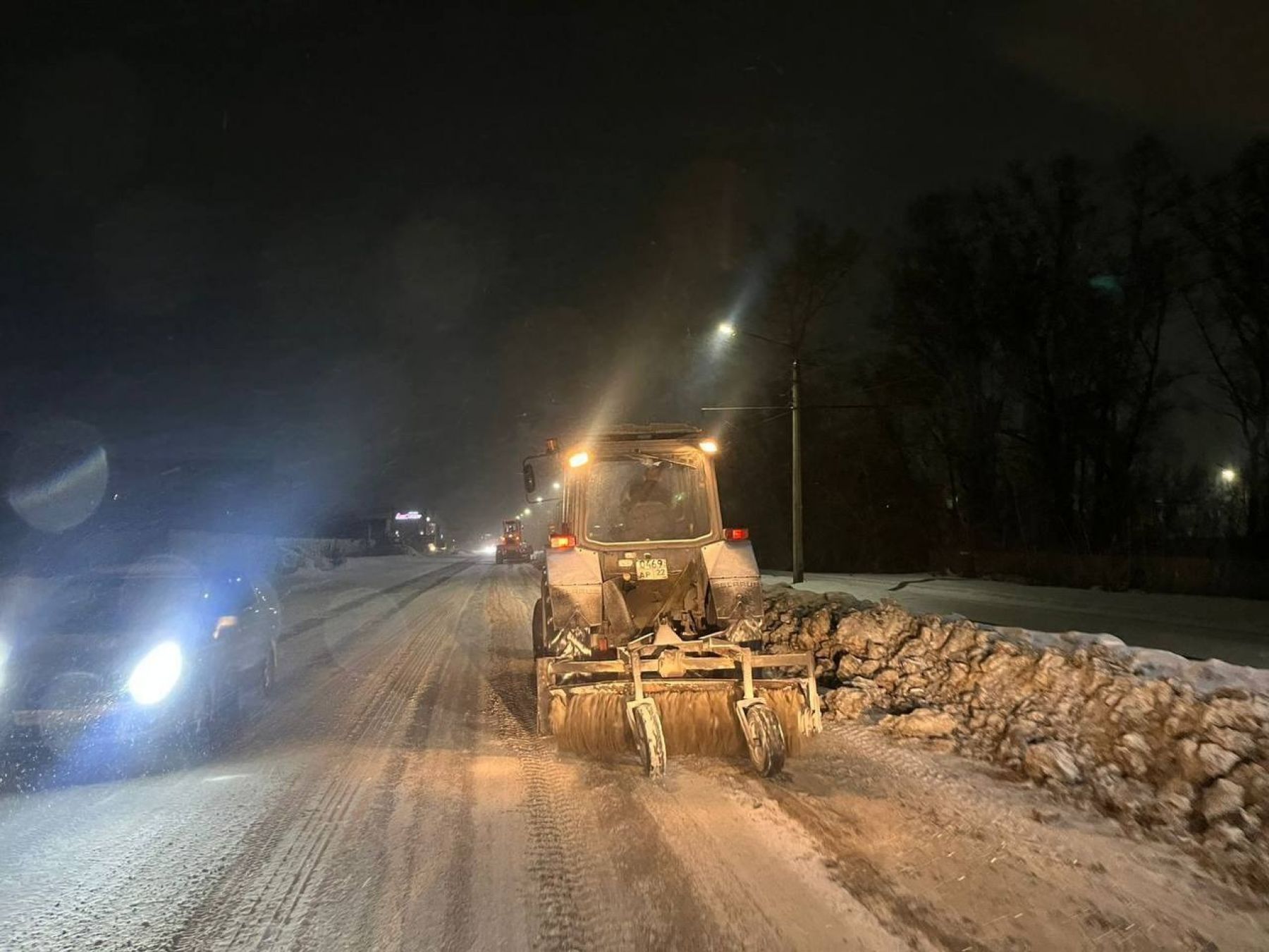 Очистка дорог от снега.