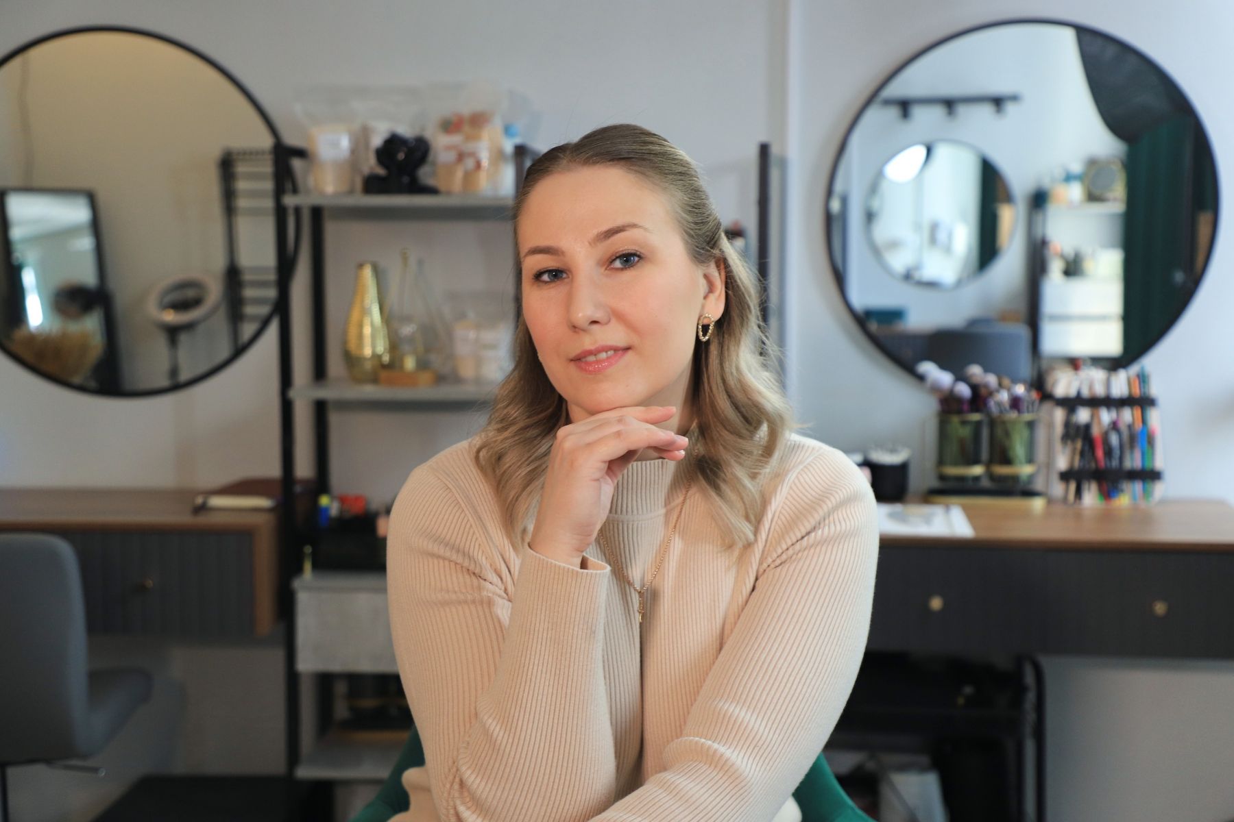 Вероника Безгодова, визажист, стилист и бровист