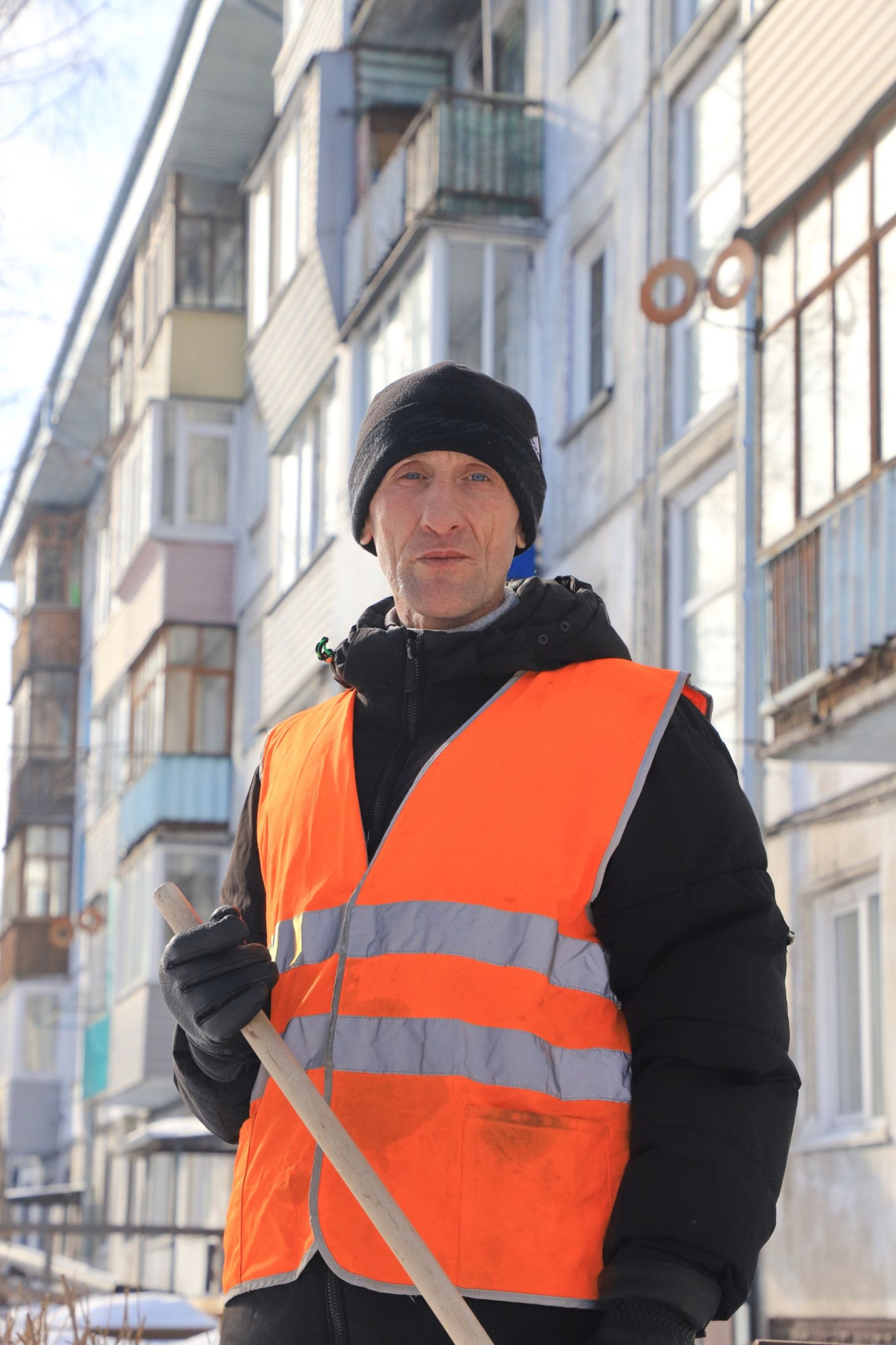 Евгений Павлов, дворник