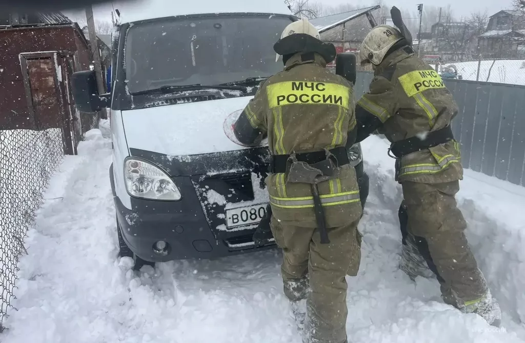Пожарные Бийска помогли медикам скорой помощи добраться до пациента - Информационный портал "Бийский рабочий", 14.03.2026