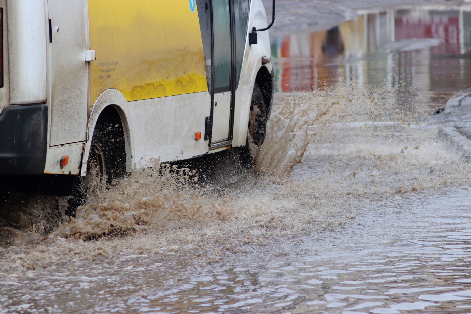 Лужи. Оттепель.