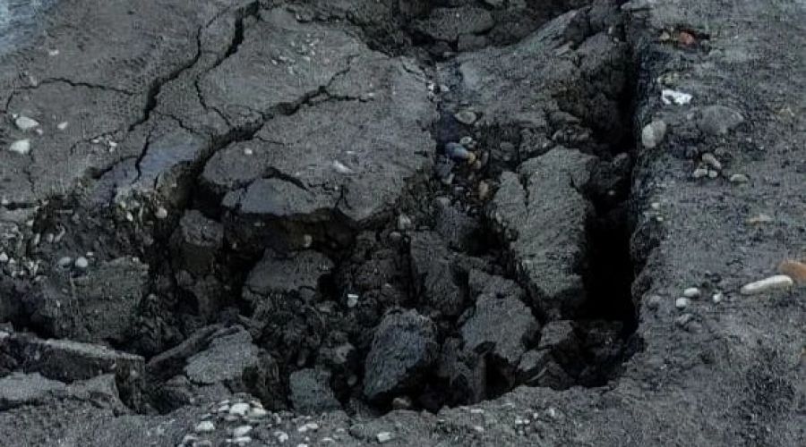 Бийчан призывают к осторожности из-за обвалов грунта