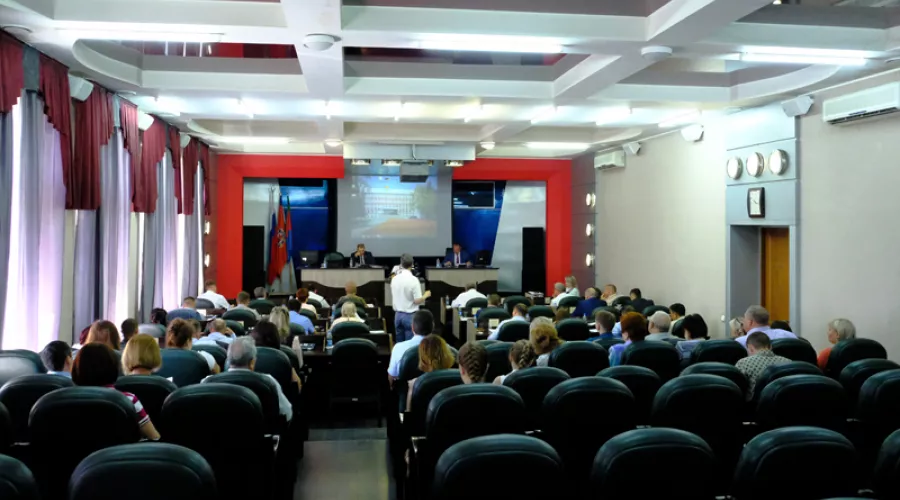 Кто тут депутат: 22 ноября на Думе обсудят доходы и отчеты избранников