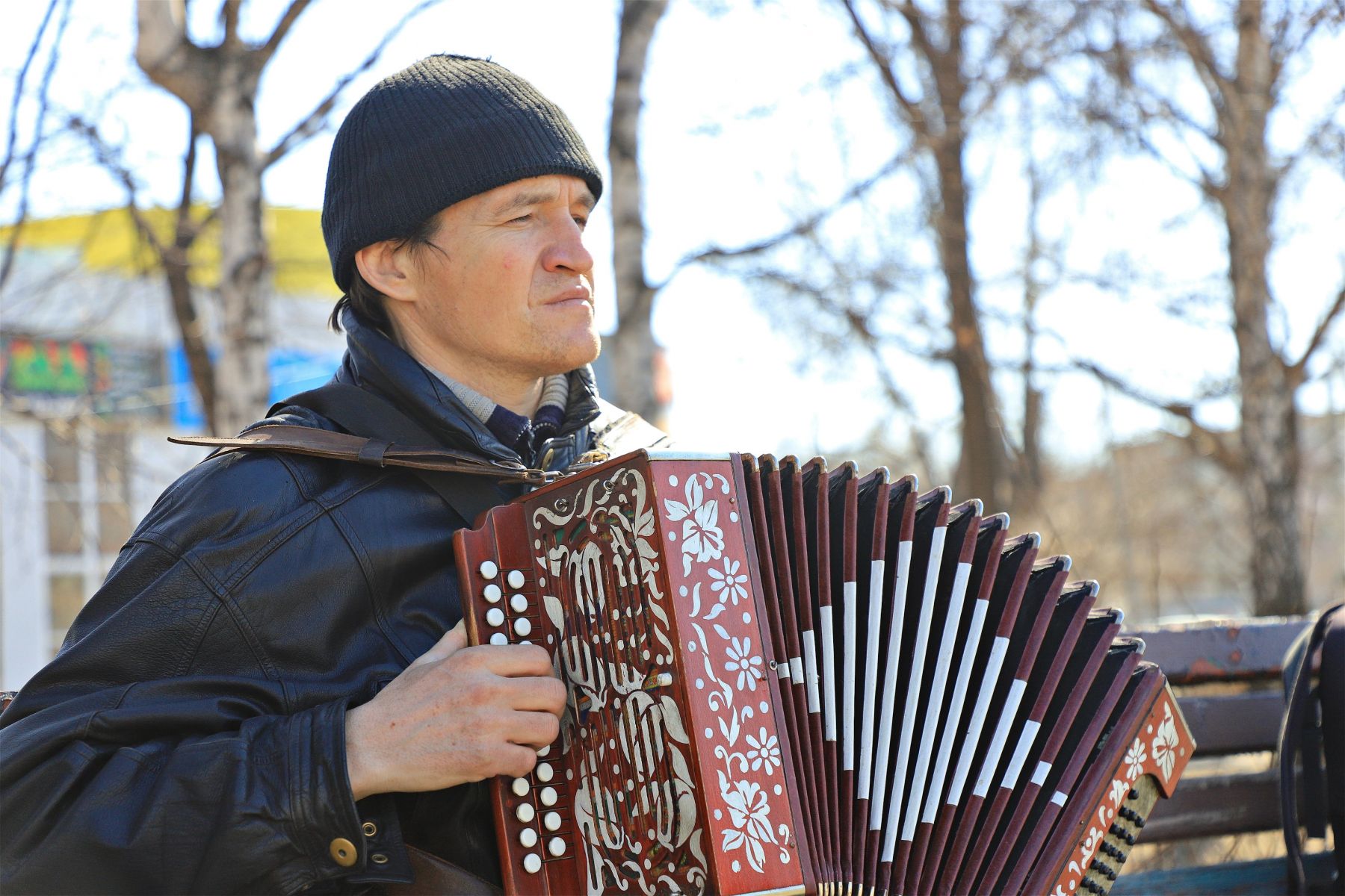 Антон Степаненко, уличный музыкант