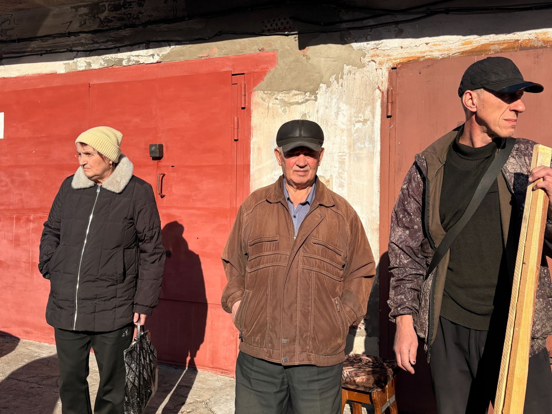 Владельцы гаражей собираются, чтобы совместно решить проблему