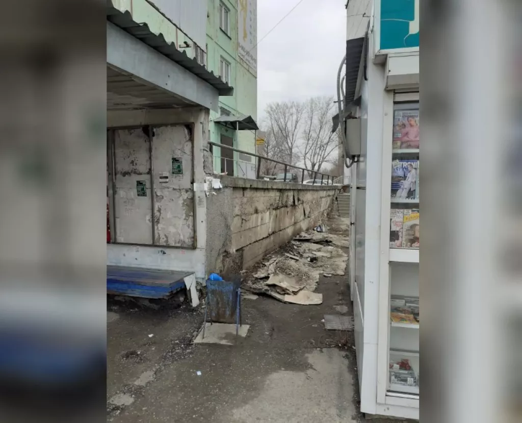 Бийчане просят привести в порядок "самую оживленную" остановку "Дом книги" - Информационный портал "Бийский рабочий", 13.04.2026