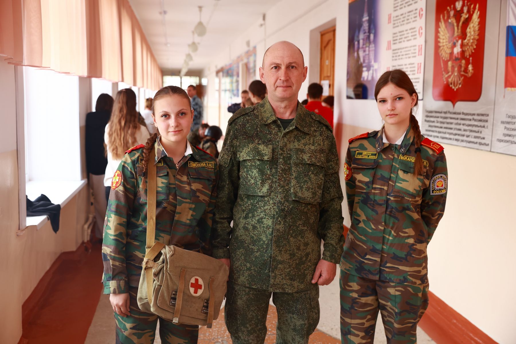 Сергей Кожанов, офицер-воспитатель кадетской школы, подполковник запаса, Арина и Екатерина