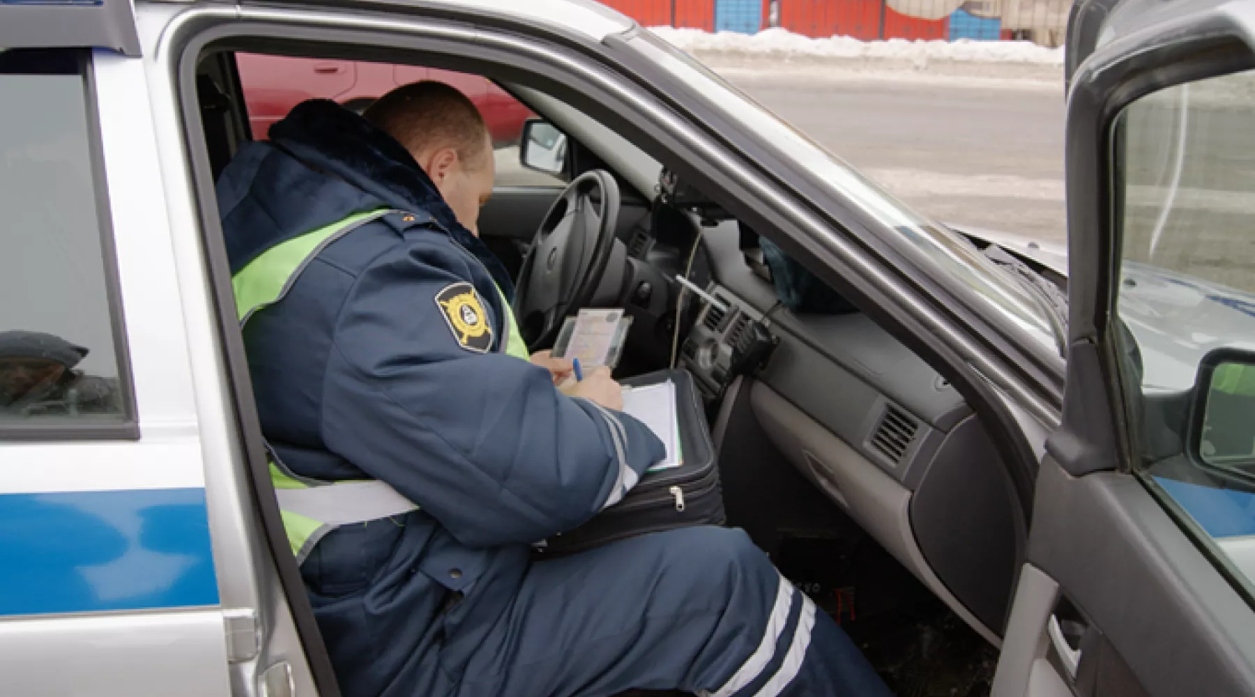 Поддельные официальные документы изъяли полицейские у троих бийчан