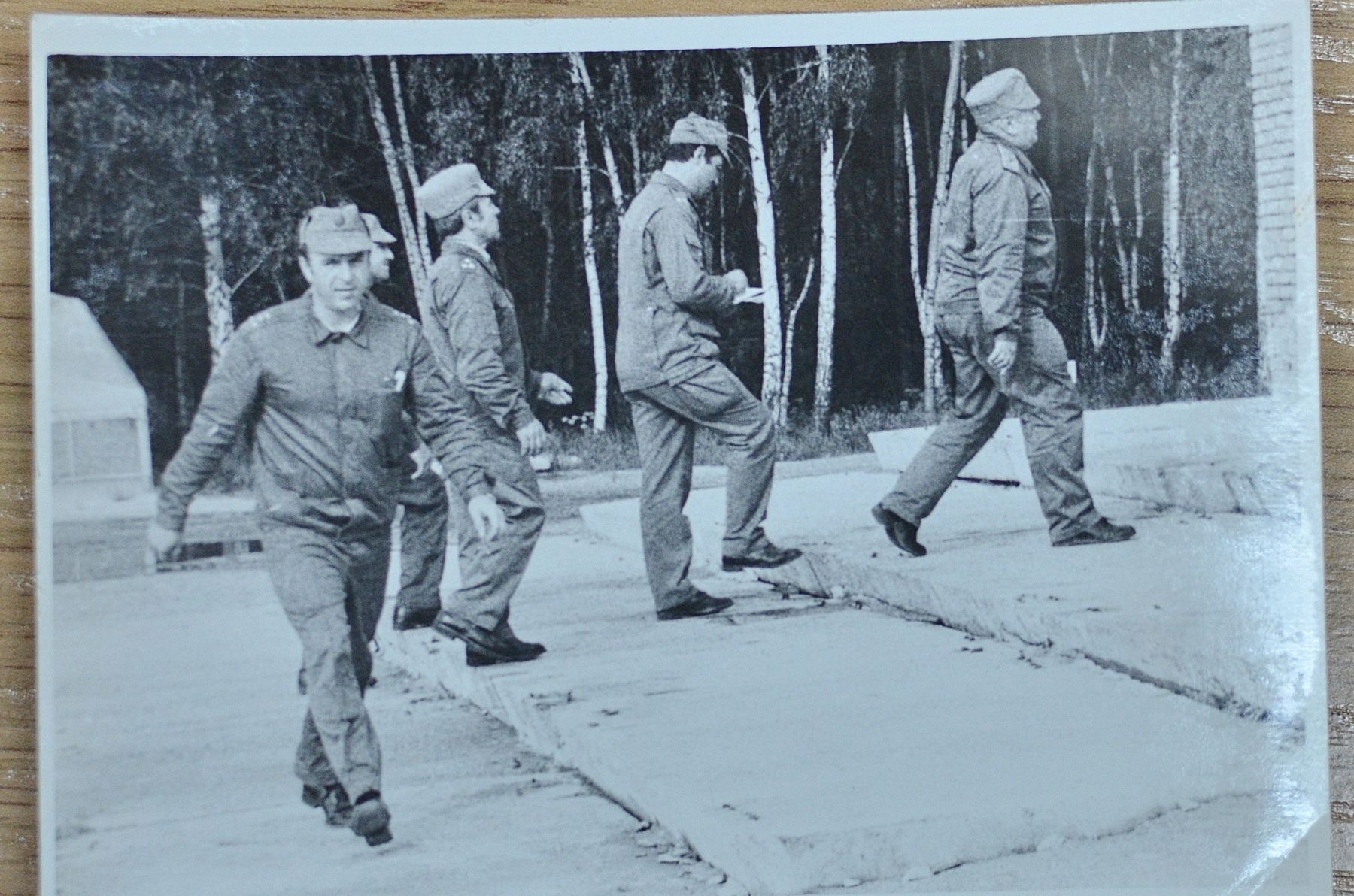 При выполнении рабочих обязанностей