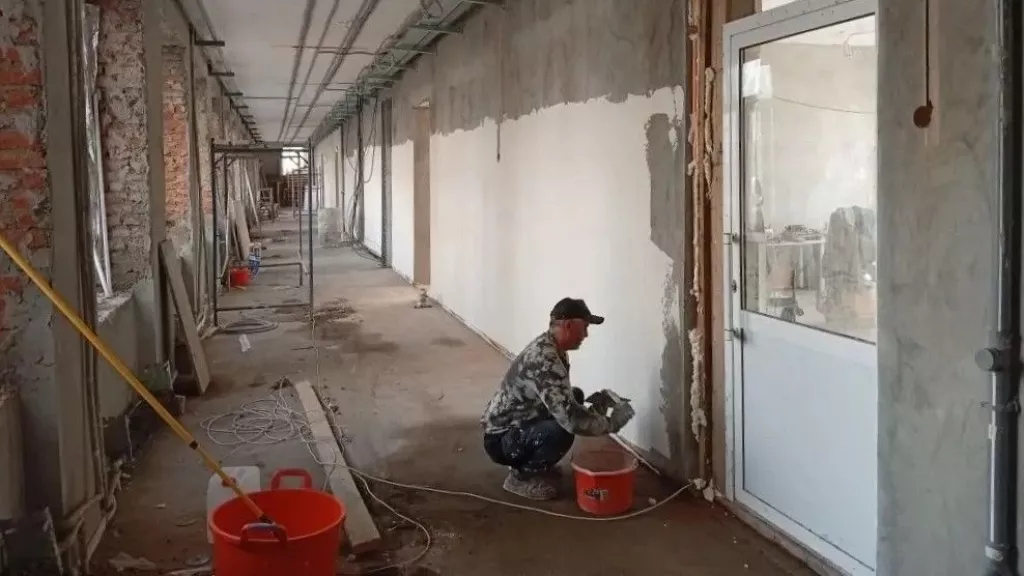 В Алтайском крае идет капитальный ремонт 40 школ - Информационный портал "Бийский рабочий", 28.04.2026