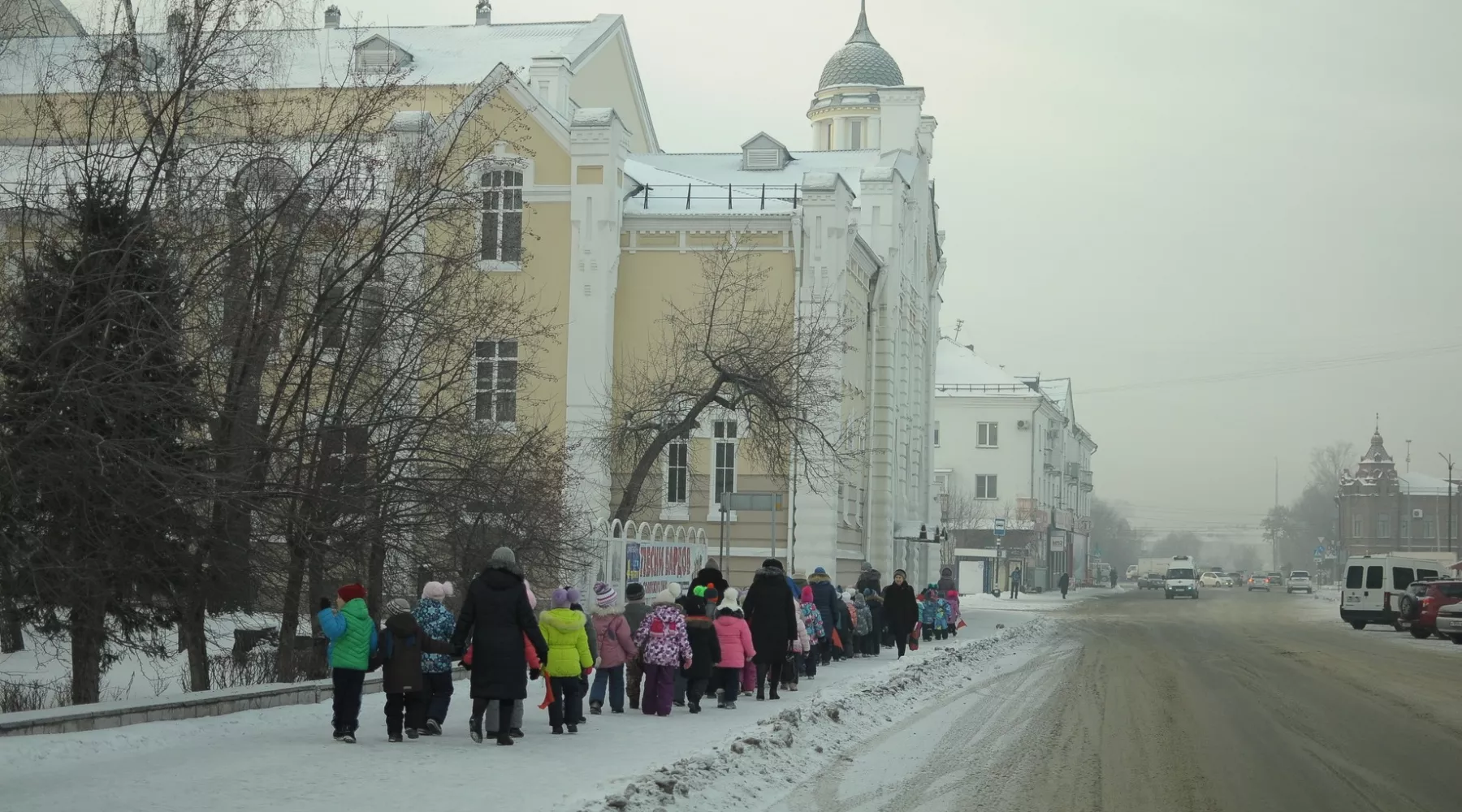 Бийский драмтеатр принял участие в акции «Поддержим ребёнка» 