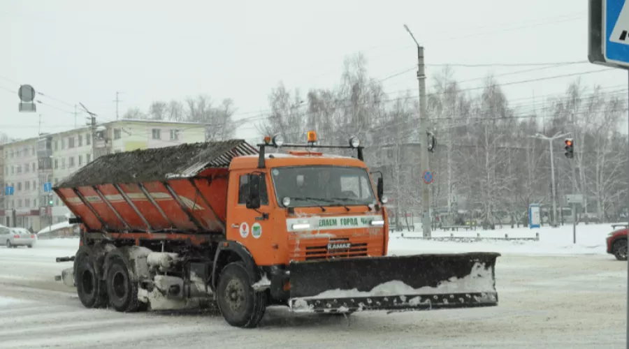 Снегопад в Бийске не вызвал перебои с общественным транспортом
