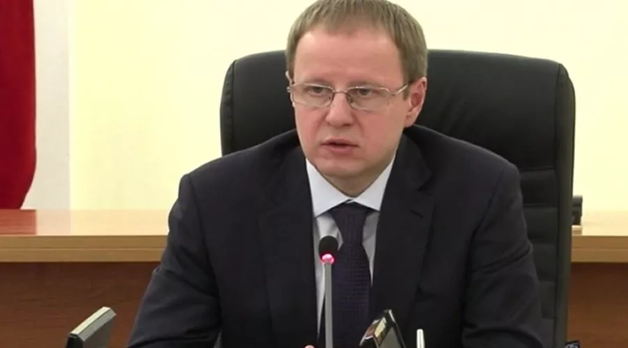 Губернатор Виктор Томенко возможно вступит в партию 