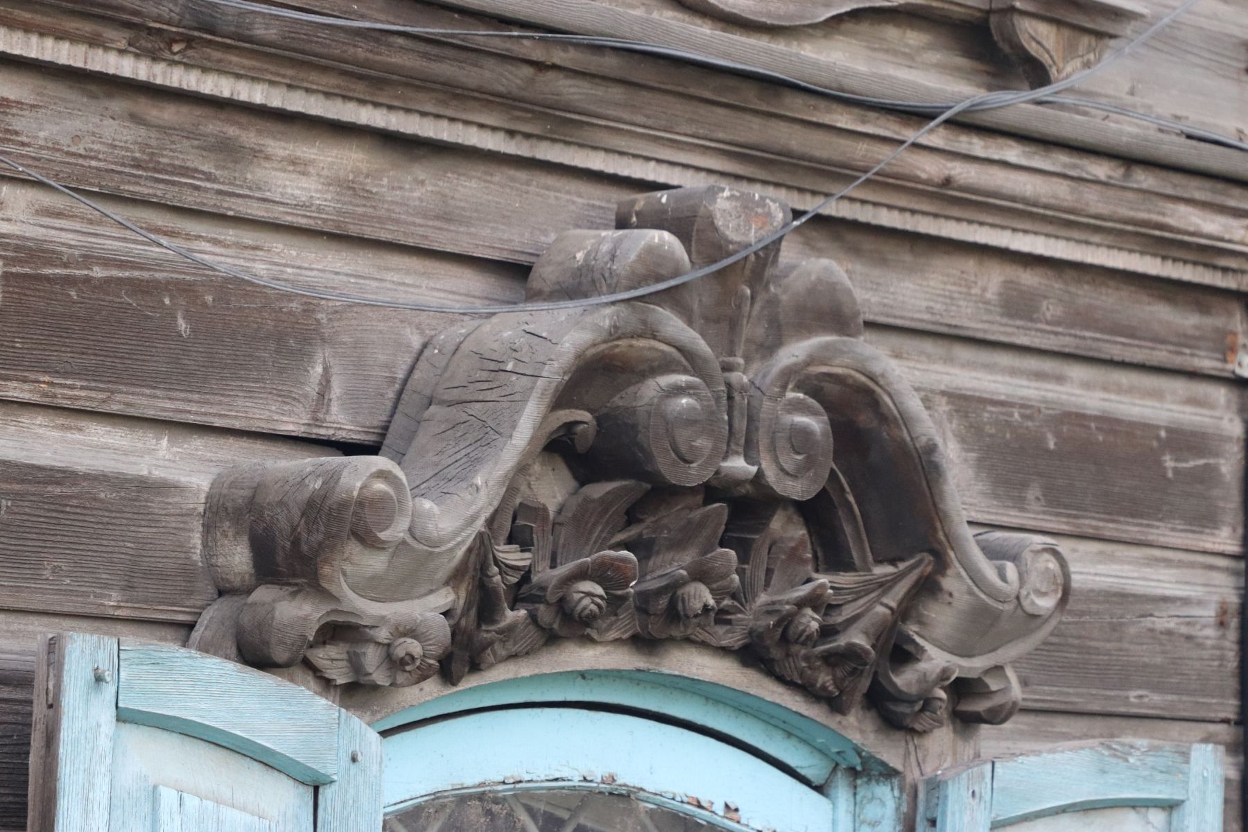 Дом Власа Рыбакова. Резьба выполнена мастерами иконостасной мастерской Архипа Борзенкова.