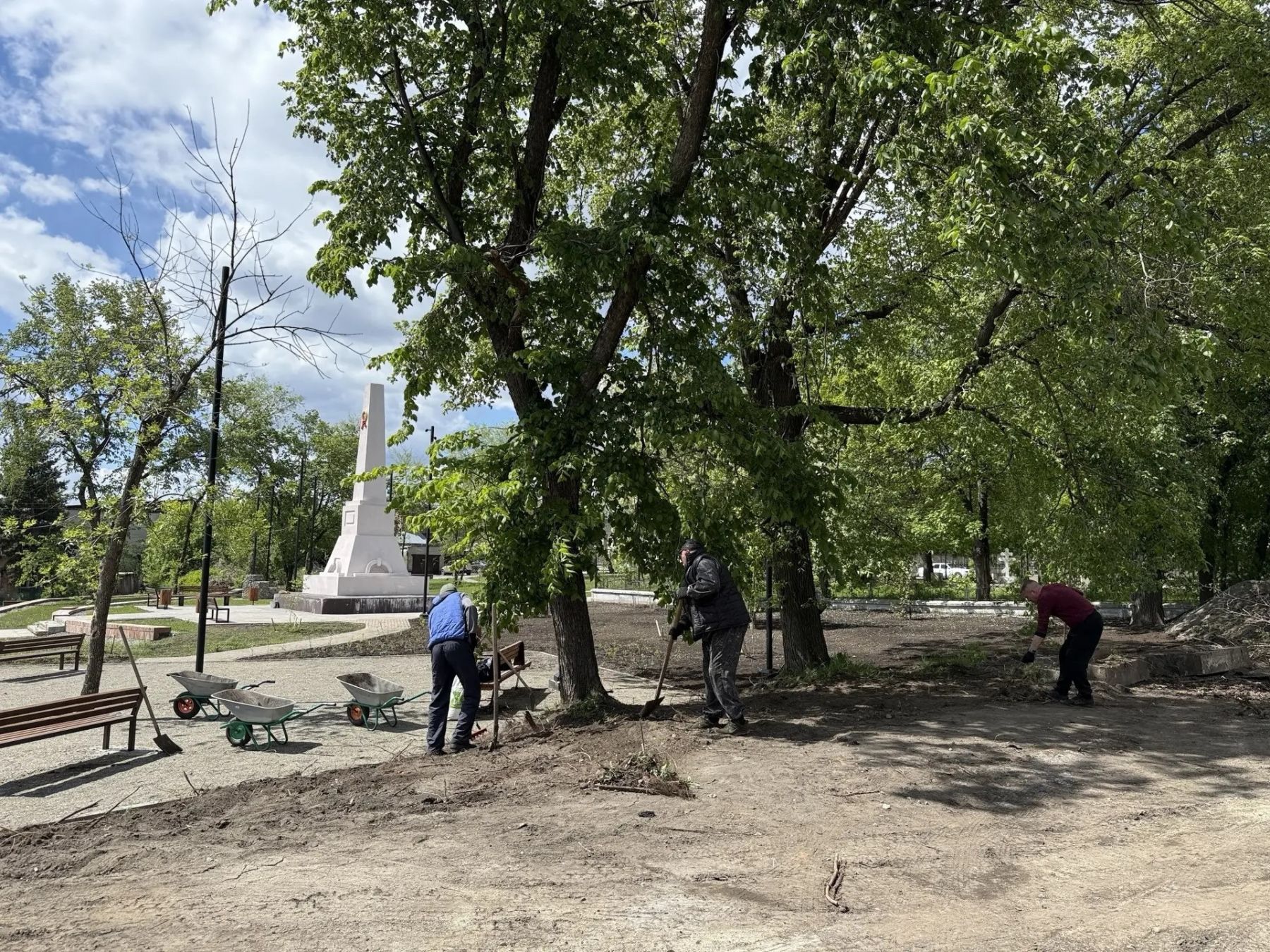 Работы в сквере имени Кузьмы Фомченко