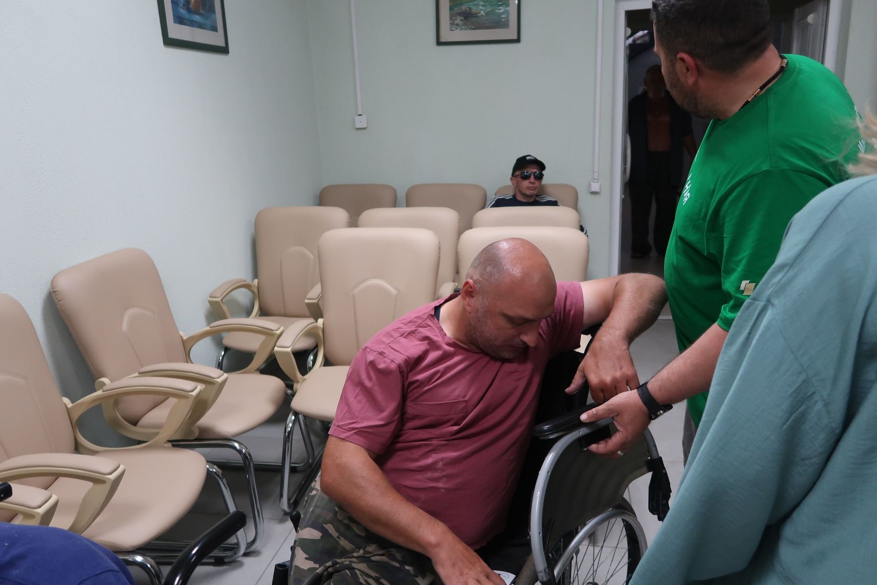 Коляску Борису починили на месте