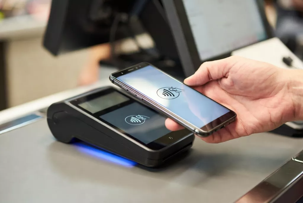 Каждый третий россиянин регулярно оплачивает покупки по QR-коду - Информационный портал "Бийский рабочий", 29.08.2026