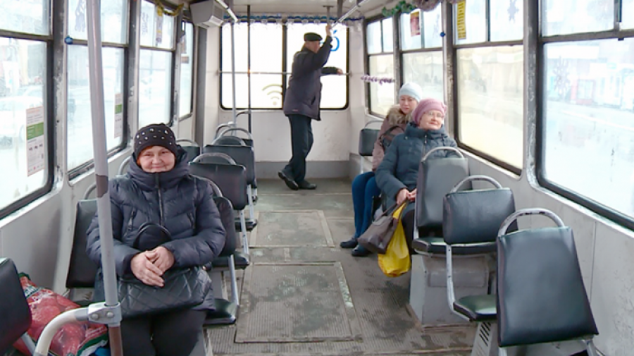 Бийчане стали реже ездить на трамваях