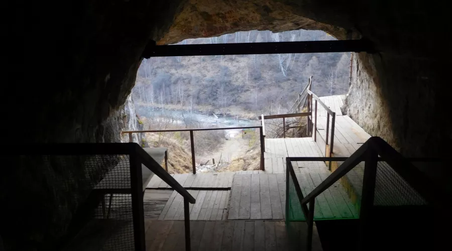 Древний карандаш нашли археологи в Денисовой пещере 