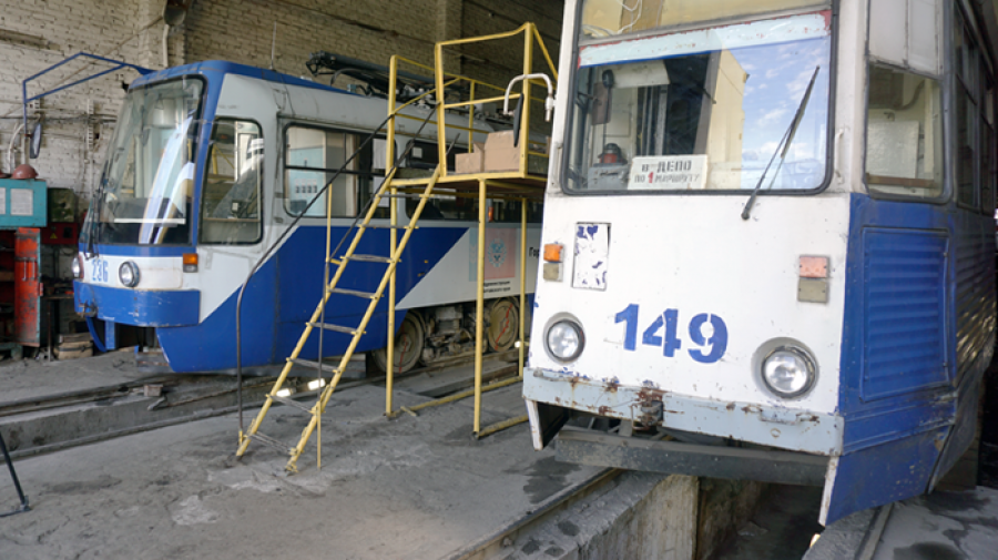 В Бийске используют вагоны, которым уже более 30 лет.