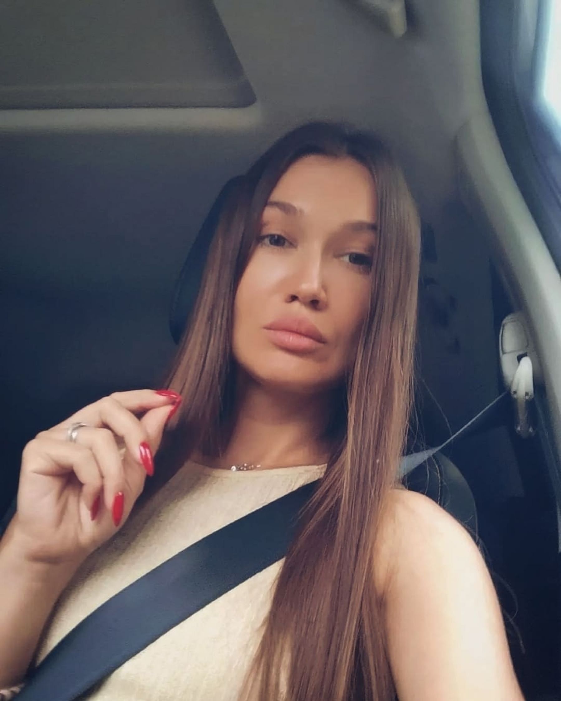 Ксения Зотова выхаживает воробья
