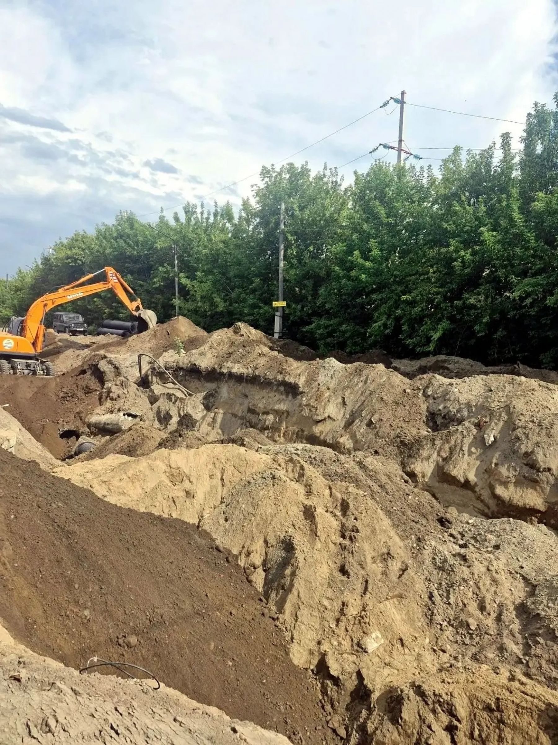 Бийский «Водоканал» проводит работы по замене коллектора на улице Тургенева
