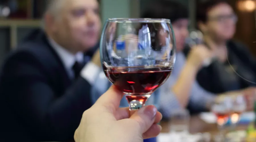Ученые подтвердили пользу алкоголя для людей с больным сердцем