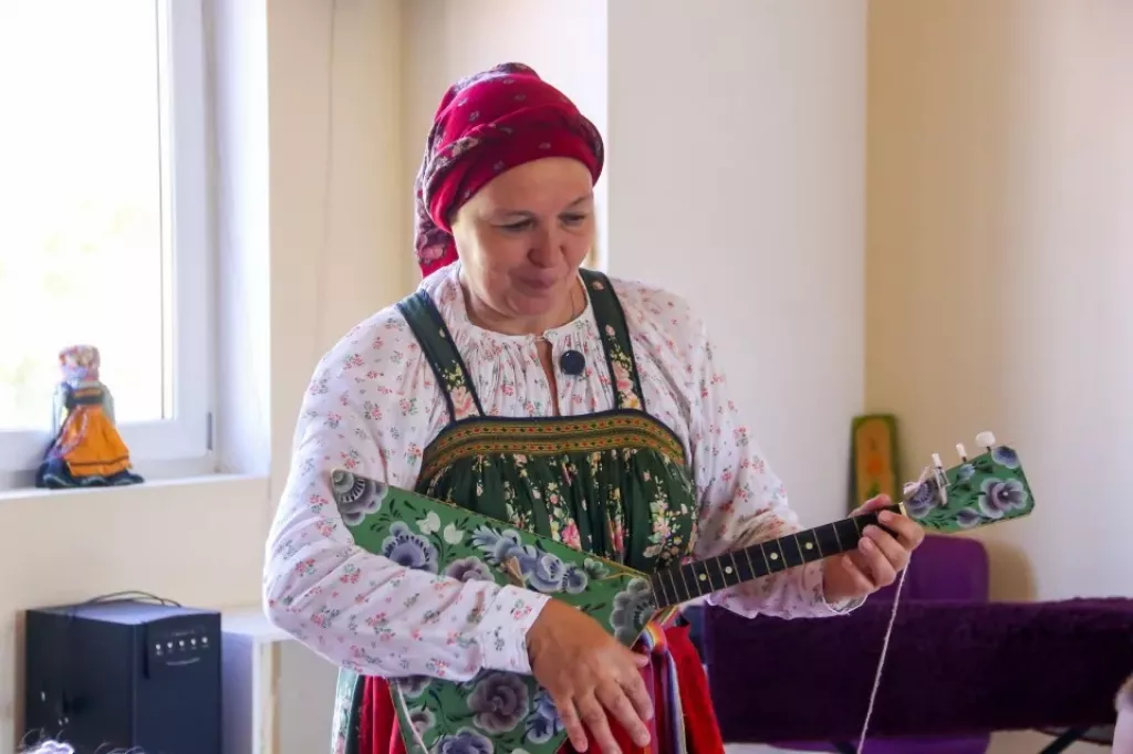Голос поколений: история барнаульского этнографа, которая учит пению с малых лет - Информационный портал "Бийский рабочий", 09.09.2026