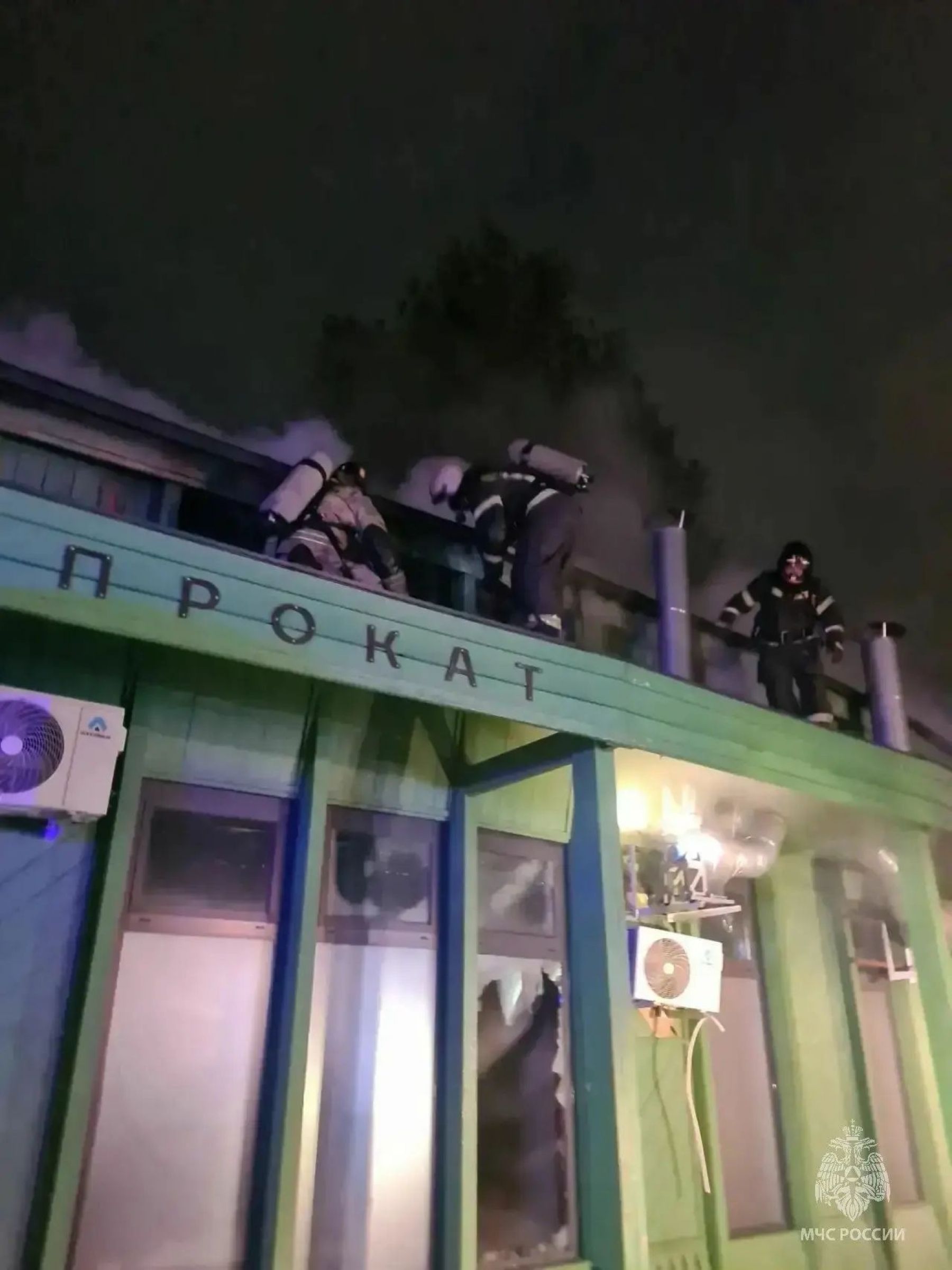 В Алтайском крае ночью произошло два пожара – в жилом доме и кафе