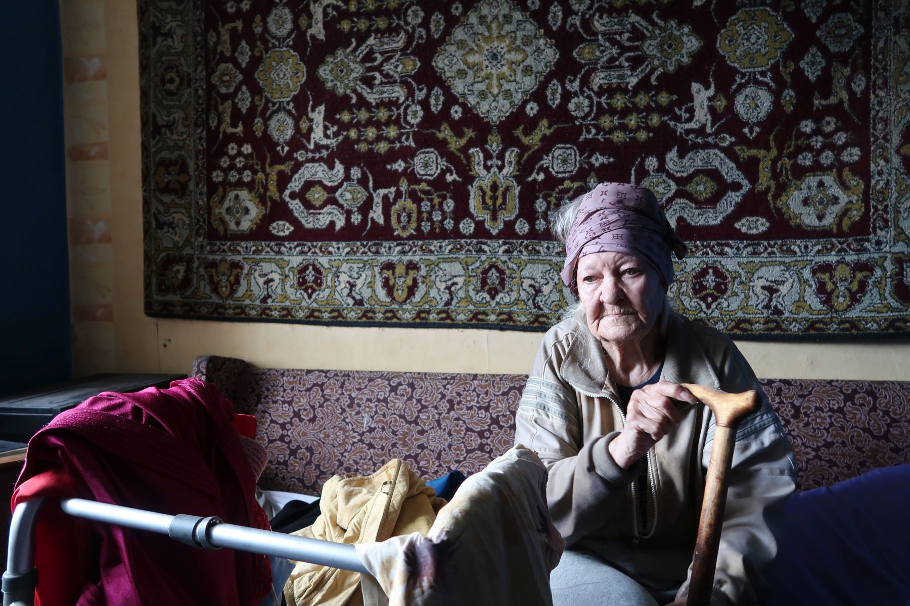 Как 85-летняя бийчанка выживает в квартире-клоповнике 