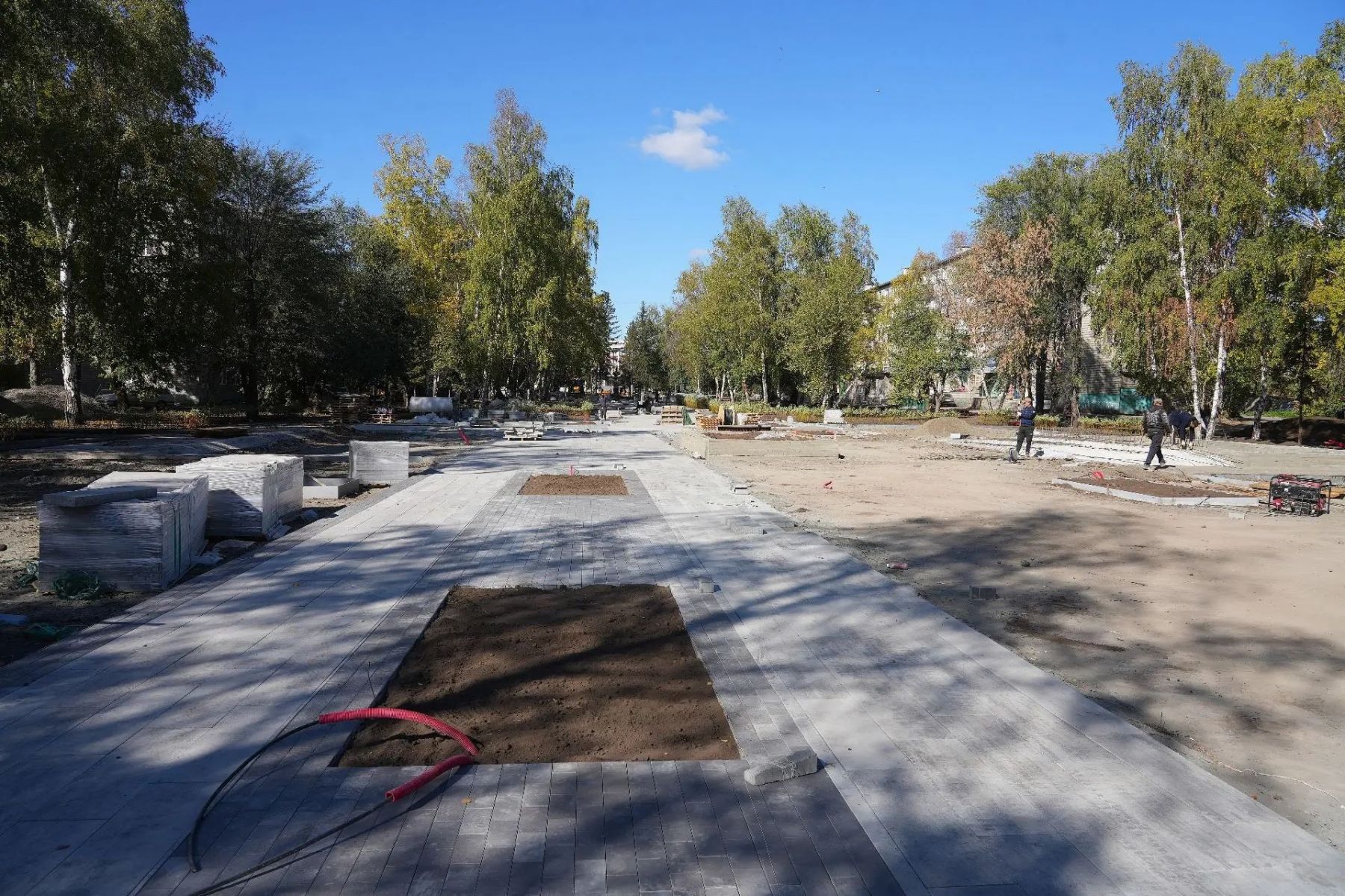 В Бийске продолжается обновление бульвара 50-летия ВЛКСМ