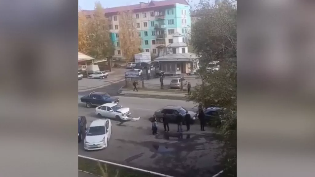 В Бийске на ул. Митрофанова произошло ДТП с тремя машинами - Информационный портал "Бийский рабочий", 08.10.2026