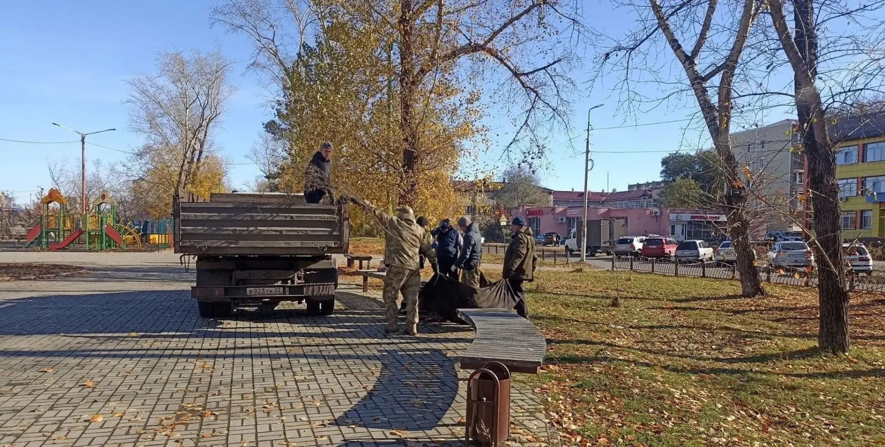 Коммунальные службы Бийска приводят в порядок улицы