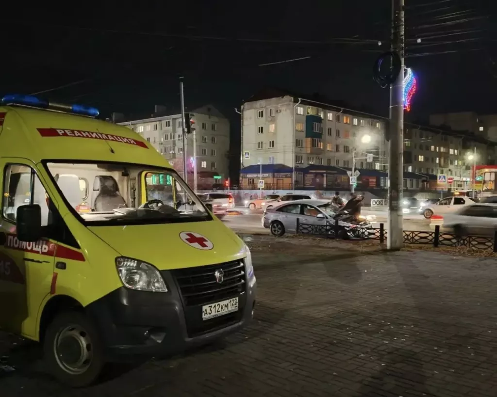 В центре Бийска произошло ДТП, водитель доставлен в больницу - Информационный портал "Бийский рабочий", 23.10.2026