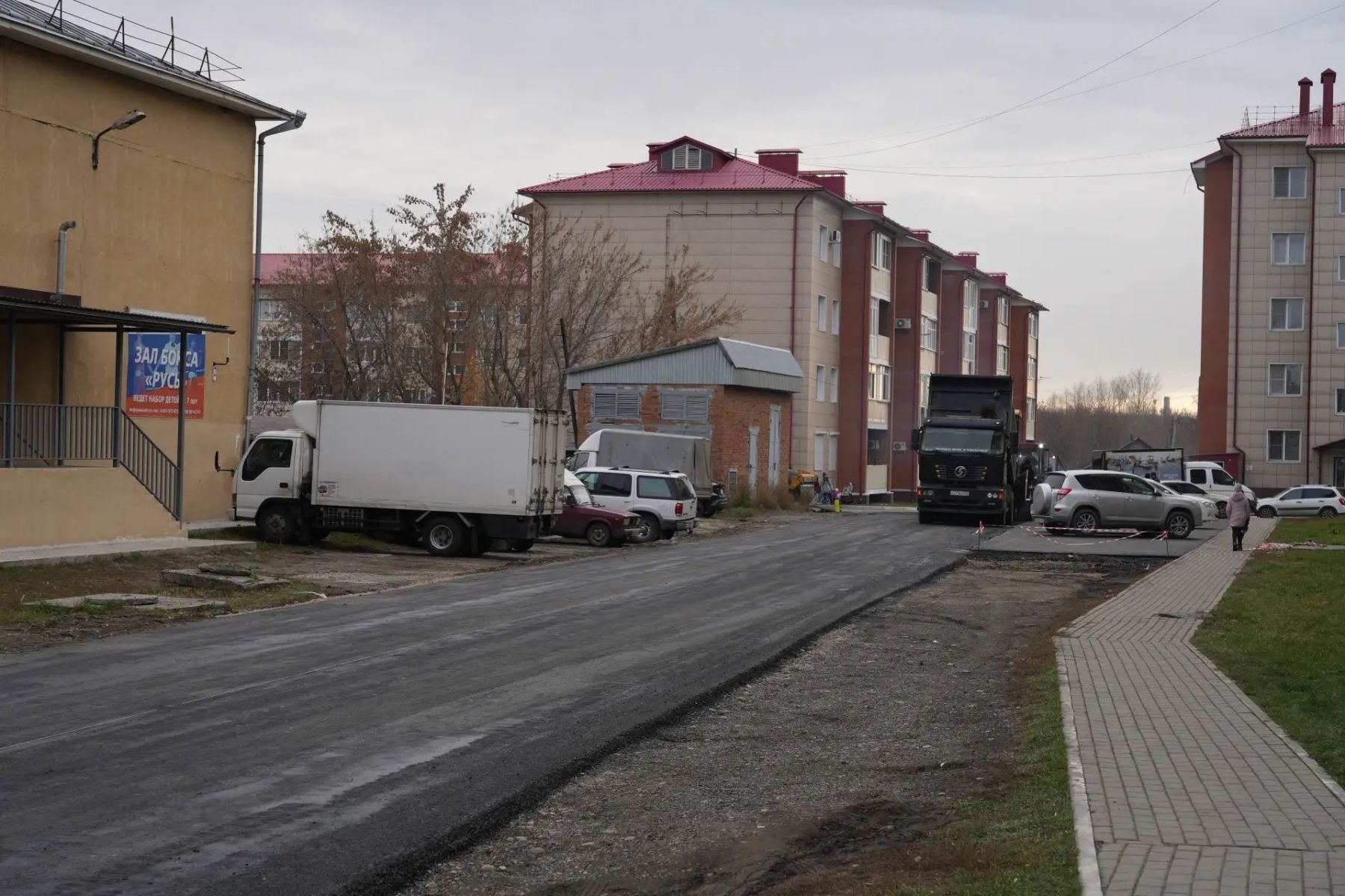 В Бийске ремонтируют пять участков дорог, ведущих к социальным объектам