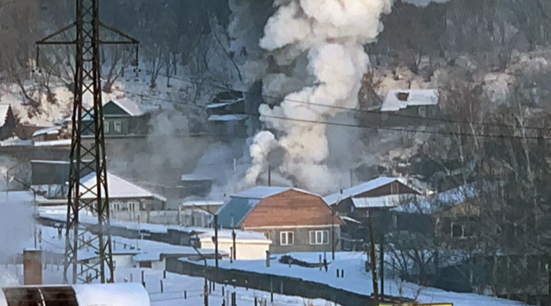 Частный дом сгорел в Бийске 7 февраля 