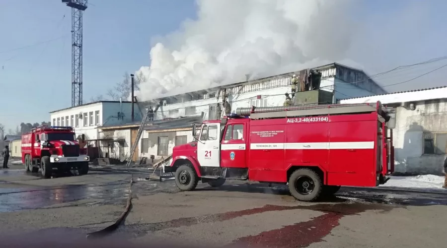 Серьезный пожар произошел в Бийском речпорту 