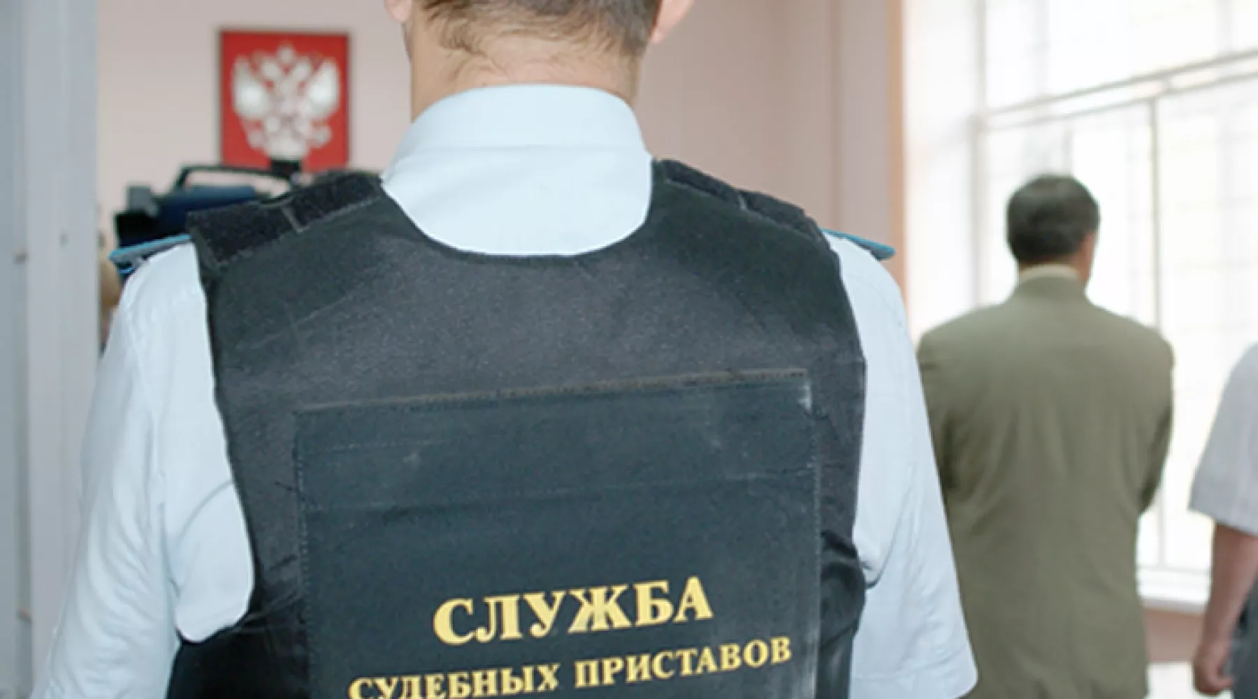 Более 130 тысяч жителей Алтайского края не смогли выехать за рубеж из-за долгов 