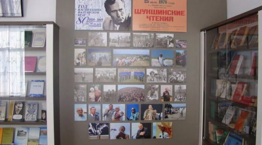 Выездная фотовыставка «В Сростки, к Шукшину» состоялась в Барнауле