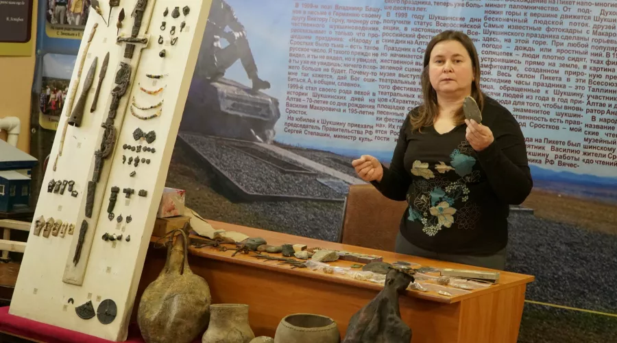 Сотрудники Бийского краеведческого музея провели лекцию в колонии-поселении 
