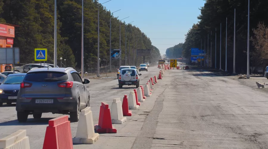 Капитальный ремонт дорожного полотна возобновили на улице Шишкова 