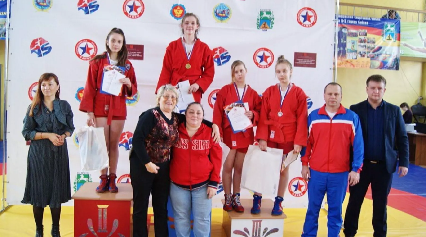 Первенство федерального округа по самбо завершилось в Бийске