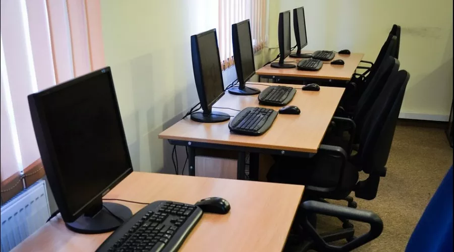 Более сотни филиалов сельских школ Алтайского края получат новые компьютеры 