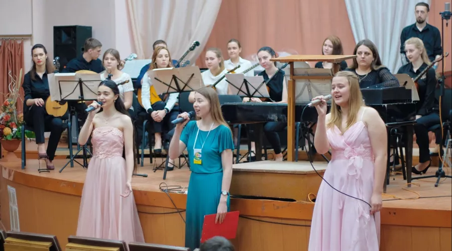 Несколько десятков музыкантов из городов Алтайского края выступили в Бийске 