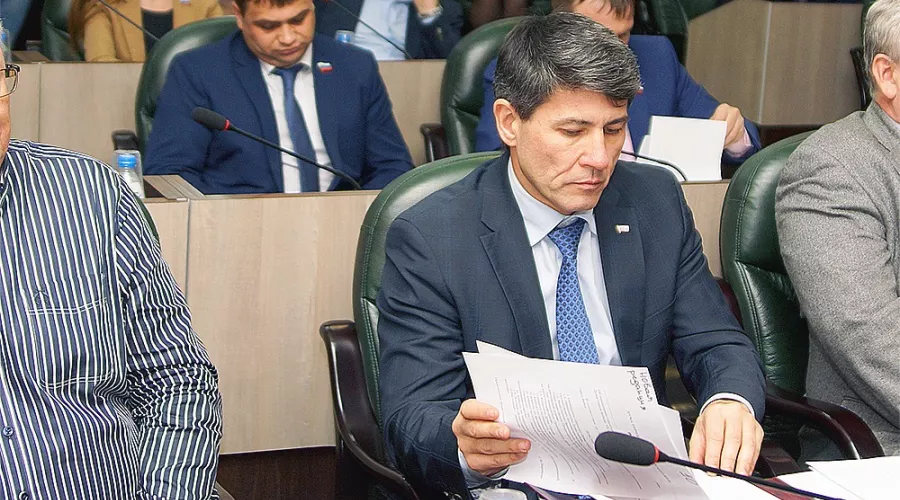 Полномочия двух депутатов Думы Бийска сложены с 30 апреля
