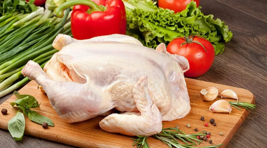 Эксперты утверждают: мыть сырую курицу категорически нельзя